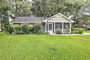 Peaceful Beaufort Home with Front Porch and Grill